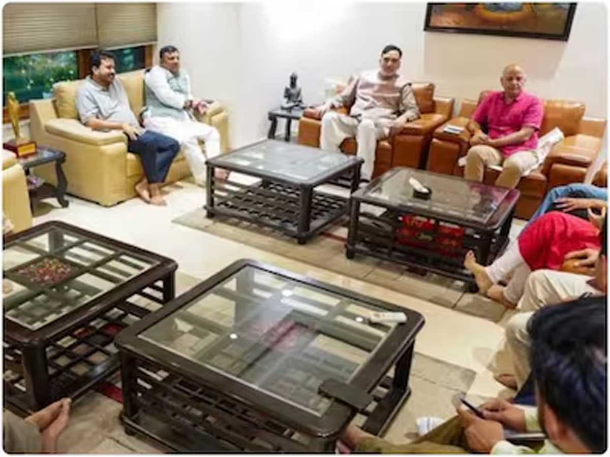 मनीष सिसोदिया के जेल से बाहर आते ही आप का चुनावी शंखनाद